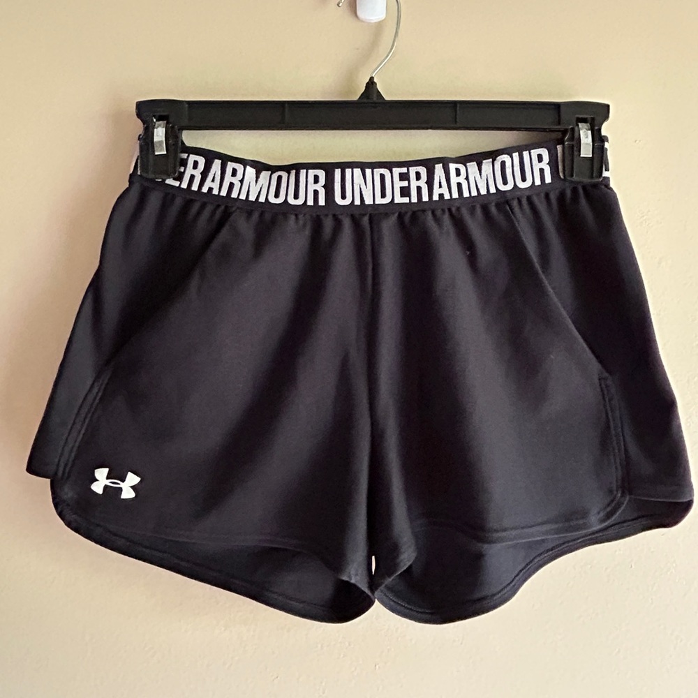Under Armour black shorts with pockets
